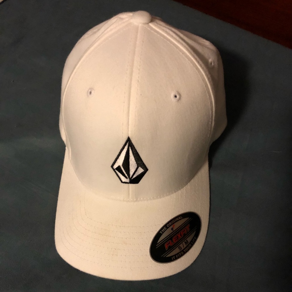 Volcom fitted Hat *S/M*